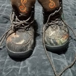 Hunting boots